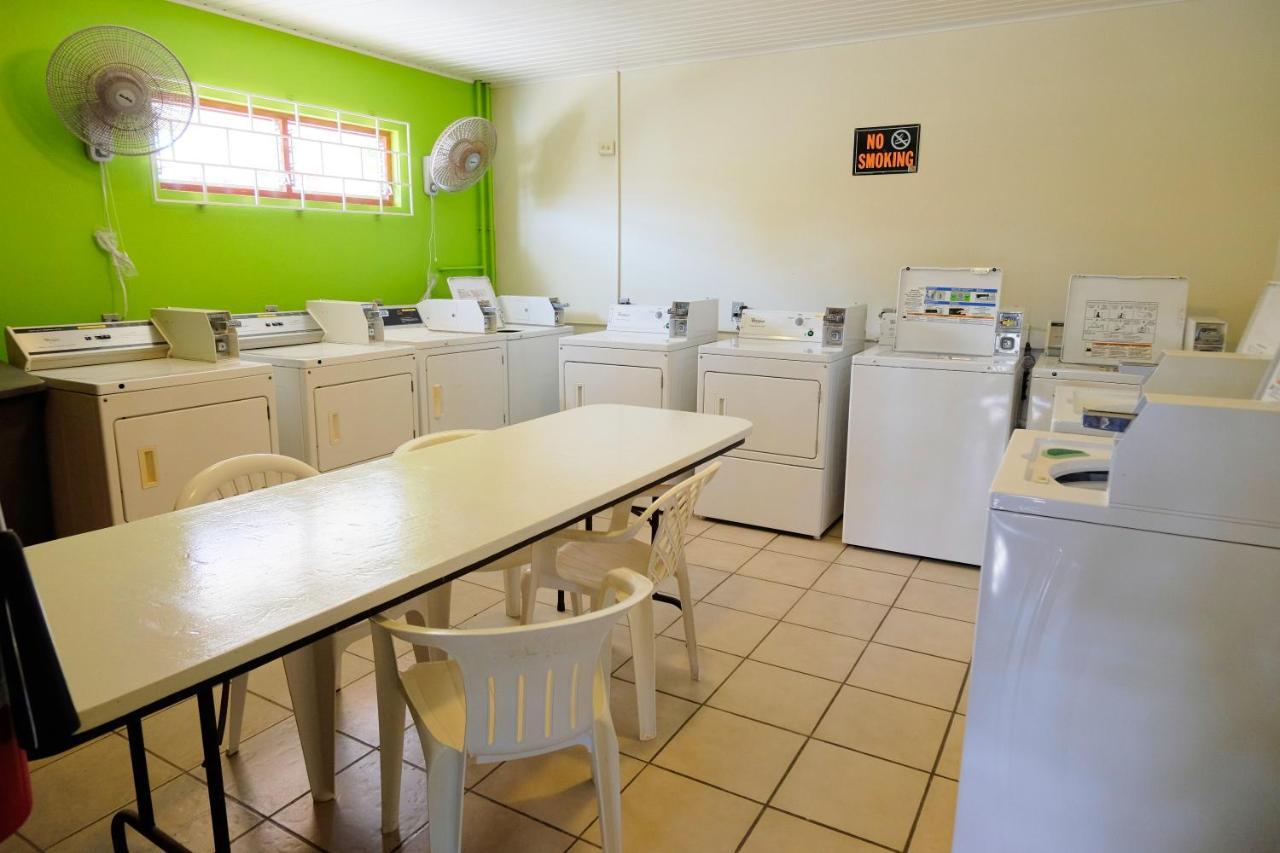 Aruba Quality Apartments & Suites パームビーチ エクステリア 写真
